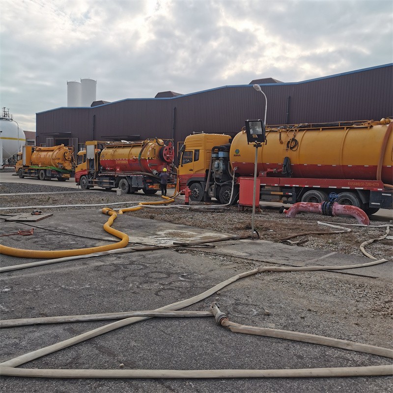 东城污水池清理